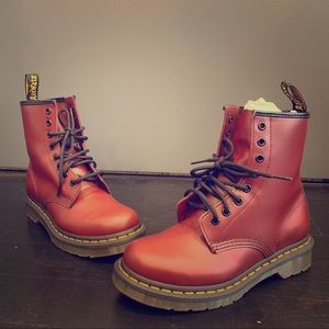 Dr Martens 1460 Smooth Boots- Size 6